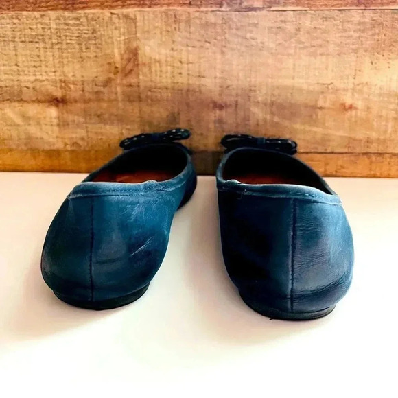 Arturo Chiang Navy Blue Studded Bow Leather Flats - Picture 5 of 7